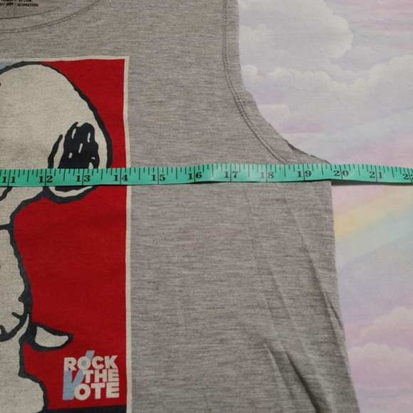 NWOT Snoopy Rock The Vote Tank - Picture 6 of 9